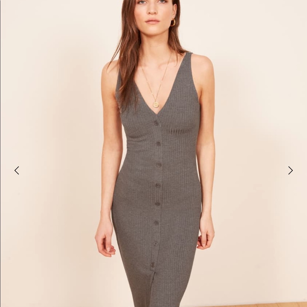 ISO reformation Nancy dress XS/XXS in GREY
